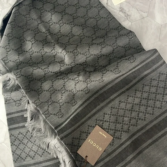 $1,100 New Authentic GUCCI Wool Silk GG Monogram Diamante Plaid Shawl Black